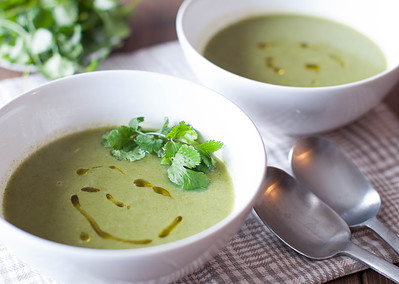 Velouté de navet et cresson à la coriandre