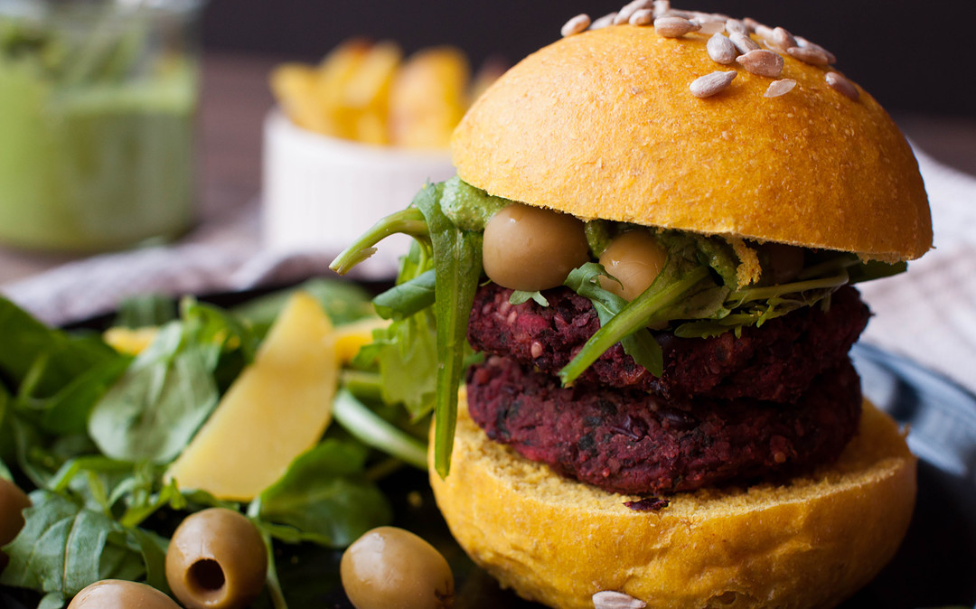 Burger de betterave et haricots rouges