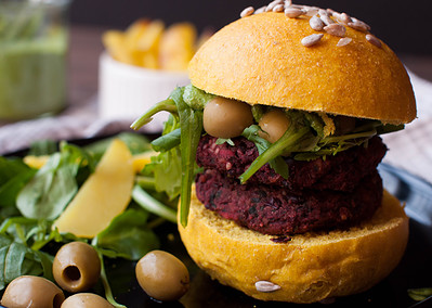 Burger de betterave et haricots rouges