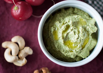 Pesto de fanes de radis